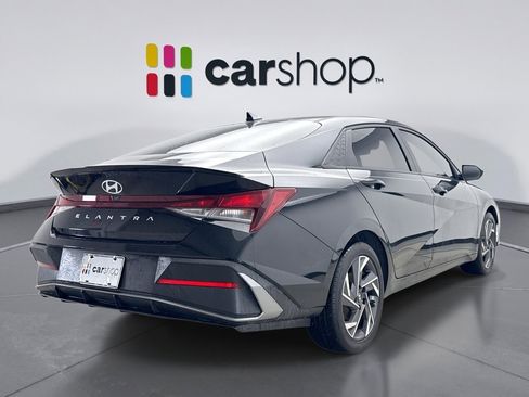 Used 2025 Hyundai Elantra Sport image 5