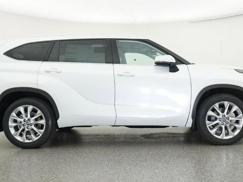 New 2026 Toyota Highlander Limited AWD/4WD image 27