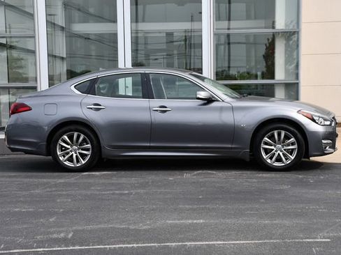 Used 2015 INFINITI Q70 3.7 w/ Deluxe Touring Package AWD/4WD image 7