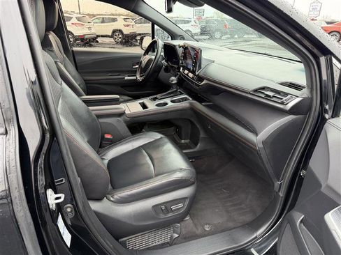 Used 2022 Toyota Sienna XSE w/ XSE Plus Package AWD/4WD image 10