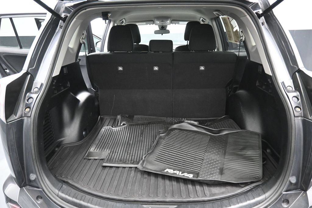 Certified 2018 Toyota RAV4 LE w/ All Weather Liner Package AWD/4WD image 28