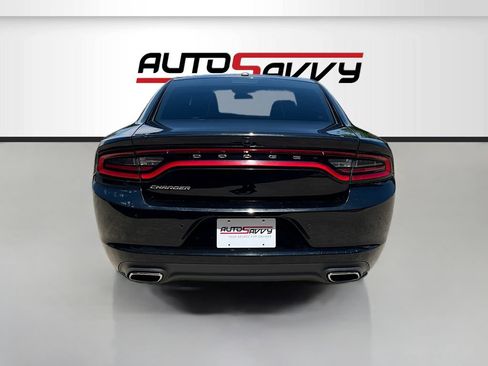 Used 2022 Dodge Charger SXT w/ Leather Interior Group RWD image 6