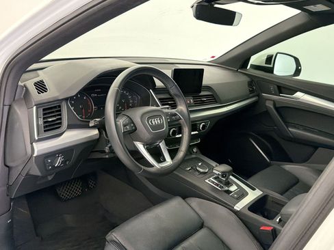 Used 2020 Audi Q5 2.0T Premium w/ Titanium Sport Package AWD/4WD image 4