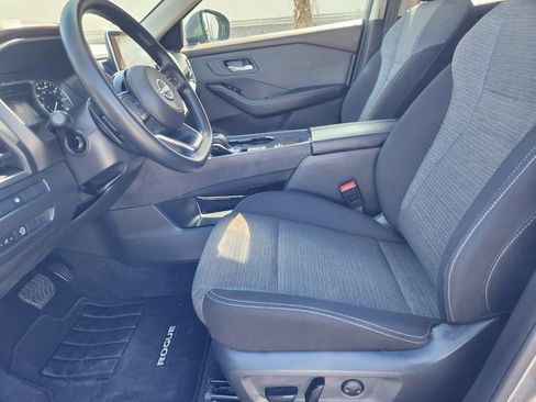 Used 2023 Nissan Rogue SV image 9