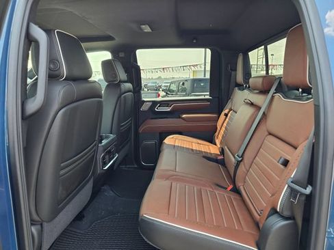 New 2026 GMC Sierra 2500 Denali Ultimate AWD/4WD image 16