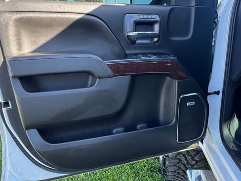 Used 2018 GMC Sierra 1500 SLT AWD/4WD image 16