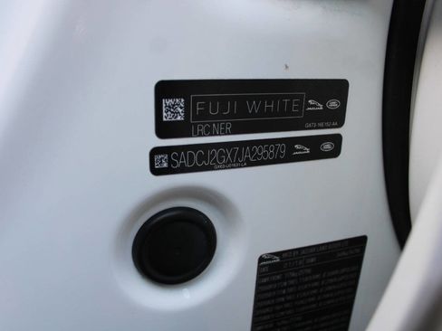 Used 2018 Jaguar F-PACE Premium image 45