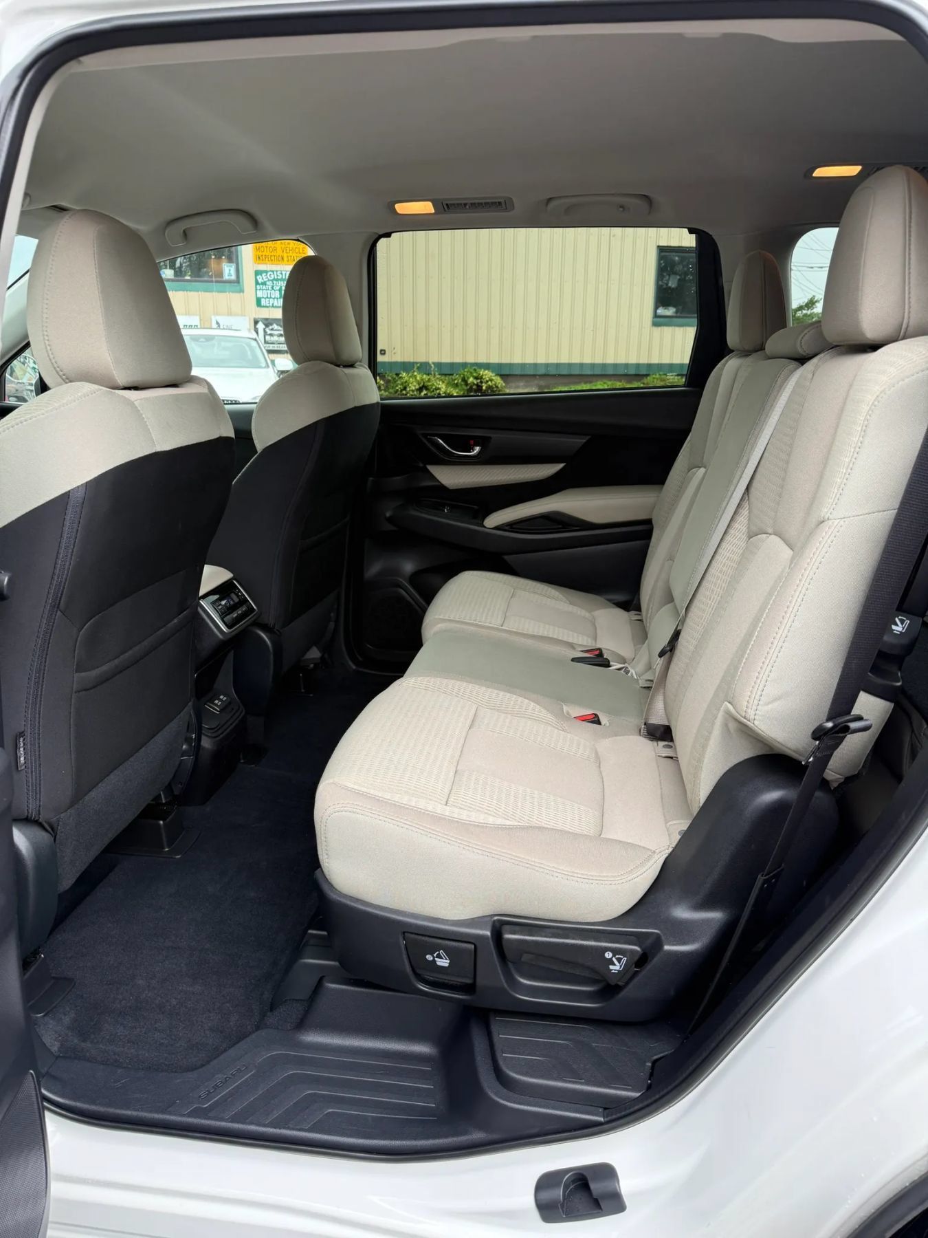 Used 2021 Subaru Ascent Premium w/ Convenience Package AWD/4WD image 18
