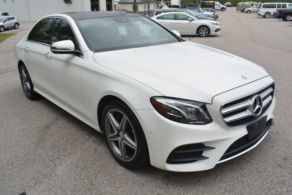 Used 2017 Mercedes-Benz E 300 4MATIC image 4