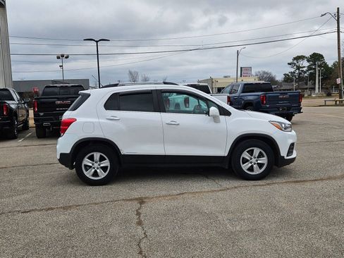 Used 2018 Chevrolet Trax LT w/ LT Convenience Package image 38