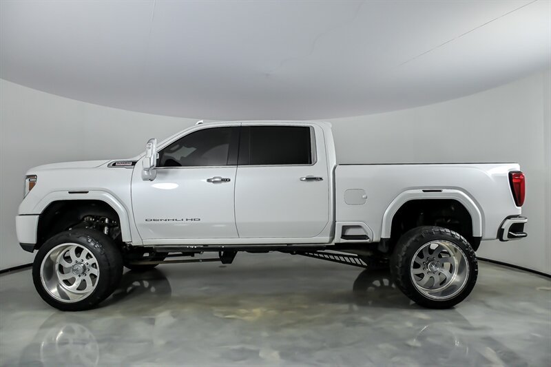 Used 2020 GMC Sierra 2500 Denali w/ Denali Ultimate Package AWD/4WD image 7