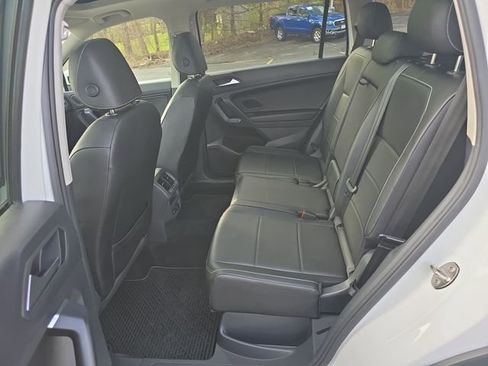 Used 2021 Volkswagen Tiguan SEL image 24