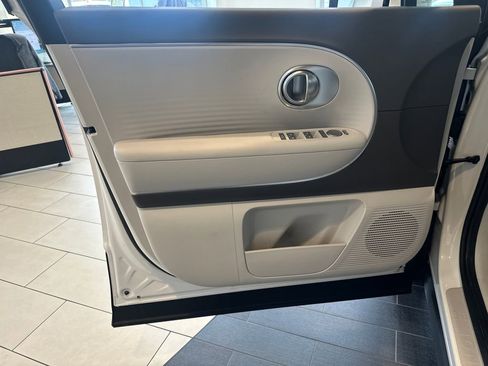 New 2026 Hyundai Ioniq 9 SE AWD/4WD image 13