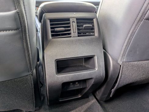 Used 2024 Mitsubishi Outlander SE Black Edition AWD/4WD image 16