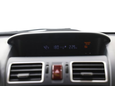 Used 2017 Subaru Crosstrek 2.0i image 17