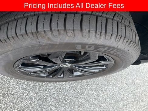 Used 2025 Toyota RAV4 SE AWD/4WD image 19