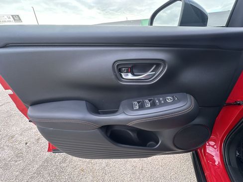 Used 2025 Honda HR-V Sport image 30