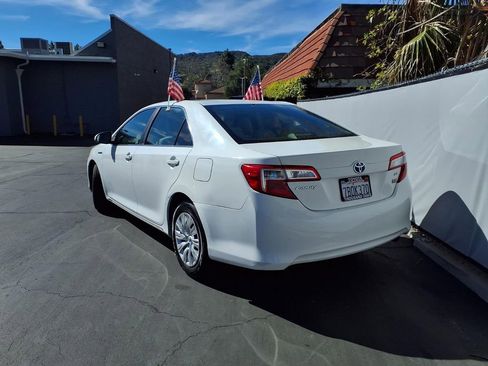 Used 2013 Toyota Camry LE image 5