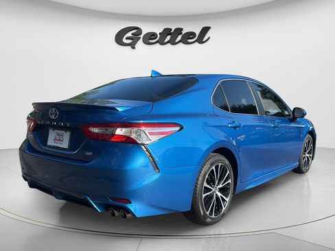 Used 2020 Toyota Camry SE FWD image 5