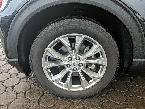 Used 2023 Ford Explorer XLT w/ Equipment Group 202A image 11