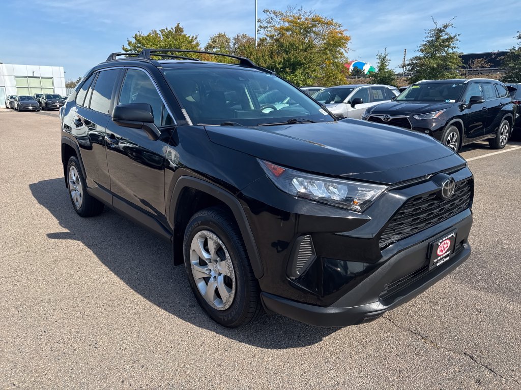 Used 2021 Toyota RAV4 LE AWD/4WD image 10