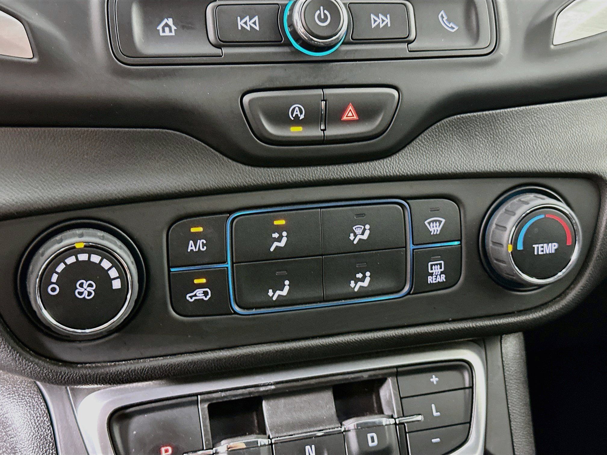 Used 2024 GMC Terrain SLE FWD image 23