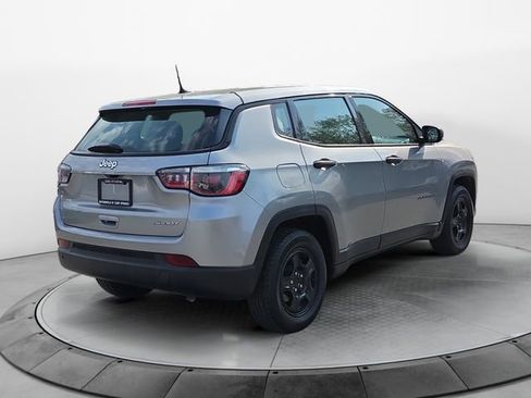 Used 2019 Jeep Compass Sport image 5
