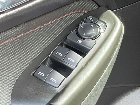 Used 2025 Chevrolet TrailBlazer RS image 17