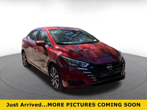 Used 2025 Nissan Versa SV image 1