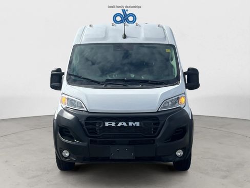 Used 2025 RAM ProMaster 2500 w/ Convenience Group FWD image 9