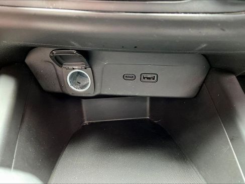 Used 2024 Chevrolet Trax RS FWD image 24