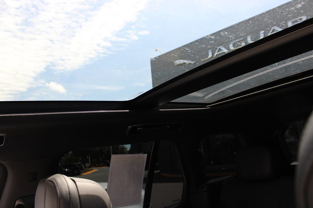 Used 2023 Land Rover Range Rover SE AWD/4WD image 22