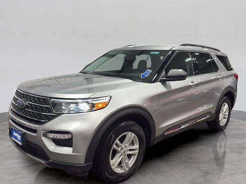 Certified 2024 Ford Explorer XLT w/ Equipment Group 202A AWD/4WD image 1
