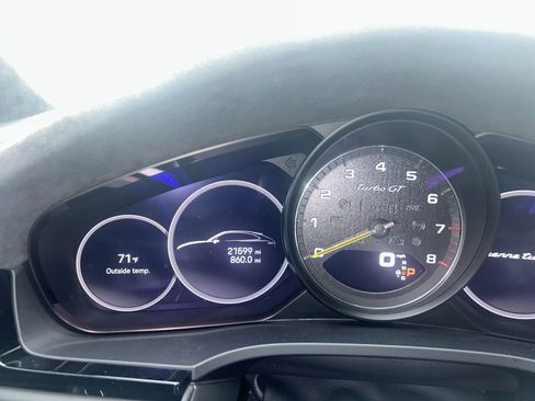 Used 2022 Porsche Cayenne Turbo GT image 2