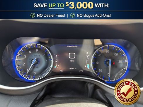 Used 2023 Chrysler Pacifica Touring-L image 23