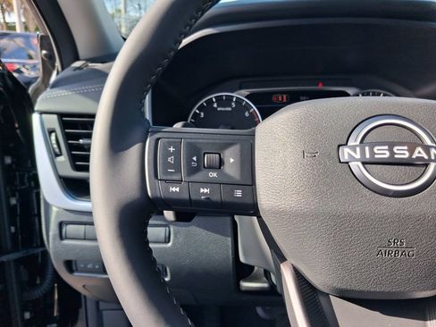 Used 2026 Nissan Rogue SV FWD image 18