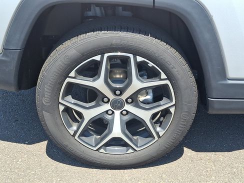 Certified 2025 Jeep Compass Limited AWD/4WD image 8