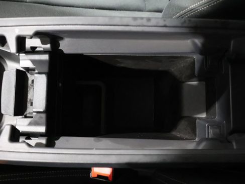 Used 2023 Nissan Rogue S image 31