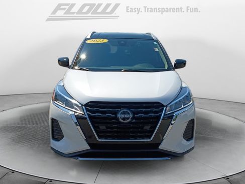 Used 2023 Nissan Kicks SV FWD image 2