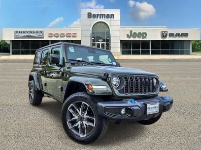Used 2024 Jeep Wrangler Unlimited w/ Convenience Group