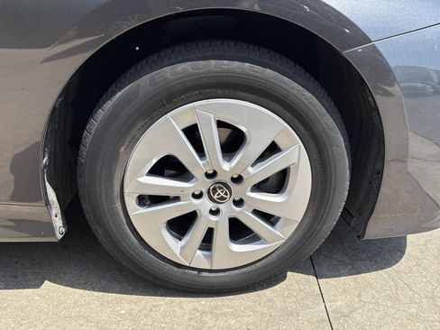 Used 2016 Toyota Prius Two FWD image 13