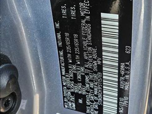 Used 2023 Toyota Highlander XLE AWD/4WD image 24