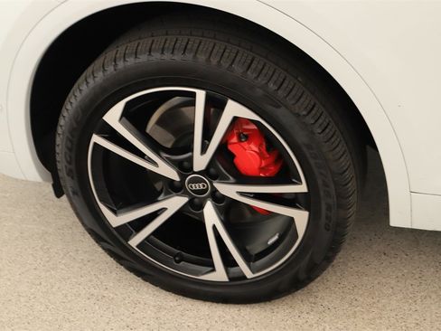 Used 2025 Audi Q5 Prestige w/ Prestige Package image 32