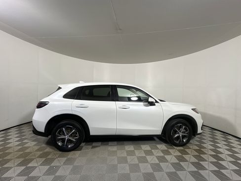 Used 2024 Honda HR-V EX-L image 8