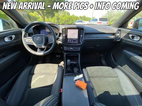 Used 2023 Volvo XC40 Recharge Plus AWD/4WD image 4