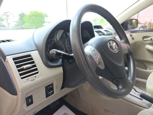 Used 2013 Toyota Corolla LE FWD image 15