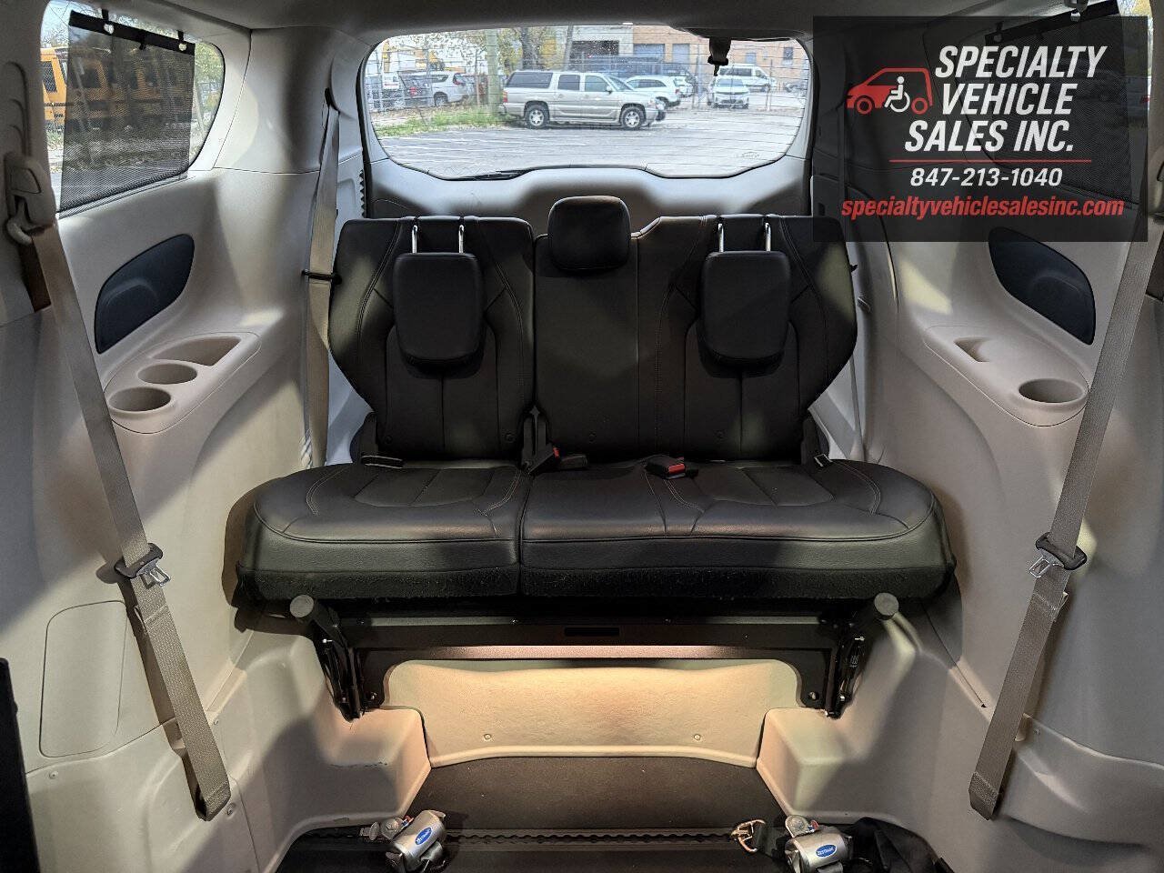 Used 2018 Chrysler Pacifica Touring-L FWD image 24