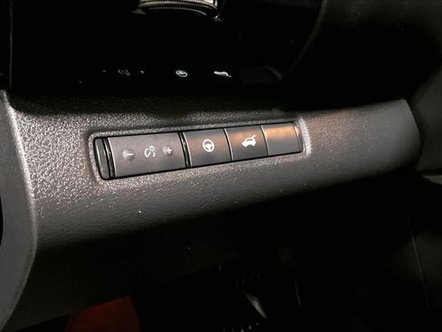 Used 2025 Nissan Pathfinder SV AWD/4WD image 32