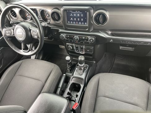 Certified 2022 Jeep Wrangler Sport AWD/4WD image 12