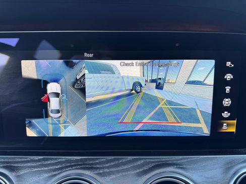 Used 2021 Mercedes-Benz E 350 4MATIC Sedan image 22